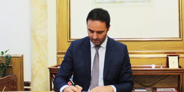 Konjufca: S’ka vend për festë, zgjidhja e problemeve në drejtësi, arsim, ekonomi nuk janë aspak të lehta për LVV-në