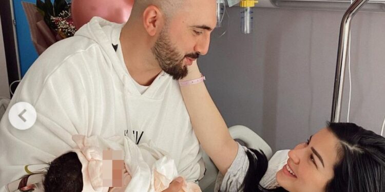 Gjiko i emocionuar pasi u bë baba për herë të dytë: Kush ka vajza, botën ka