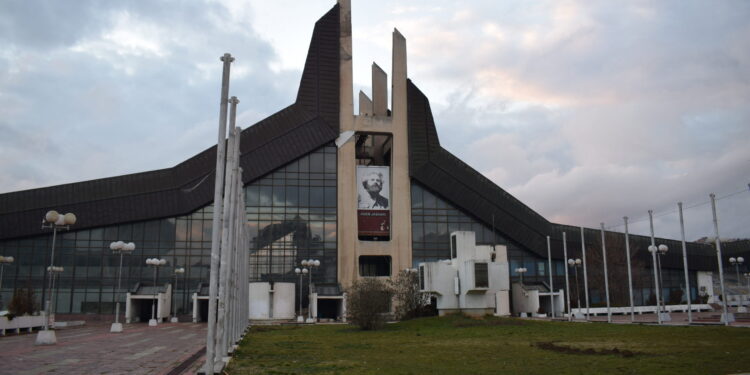 A do të shndërrohet Pallati i Rinisë në Prishtinë në spital për pacientë me COVID-19