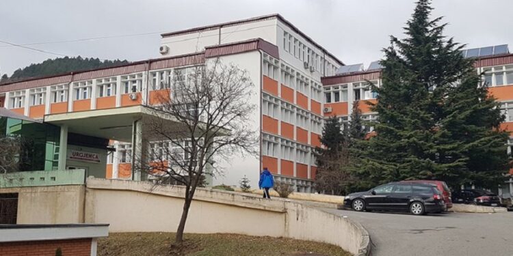 36 pacientë në oksigjeno-terapi në Spitalin e Pejës, 9 në gjendje më të rëndë