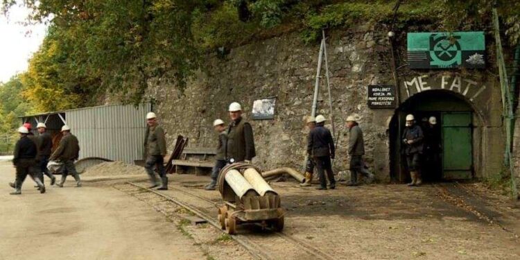 Minatorët e Trepçës dhe të Kishnicës s’e ndalin grevën në kërkim të pagave të janarit e shkurtit