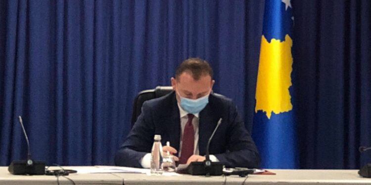Zemaj: Nuk e pranojmë vaksinën nga Rusia e Serbia