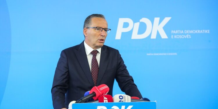 Hamza: Qeveria të zbatojë ligjin, 200 milionë euro t’i shpërndahen sektorit privat të prekur nga pandemia