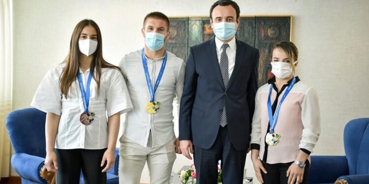 Ja çka i thot Kurti, xhudistes Distria Krasniqi në takim