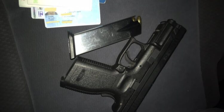 Arrestohet një person në Deçan, policia i gjeti armë