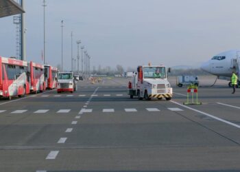 Mungesa e kontrollorëve, deri kur do jenë të pezulluara fluturimet në Rinas