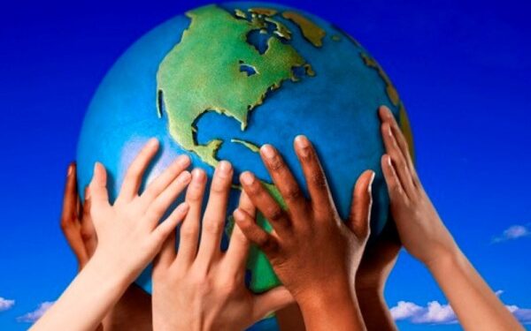 ​Dita e Tokës nisi me mbrëmje vallëzimi