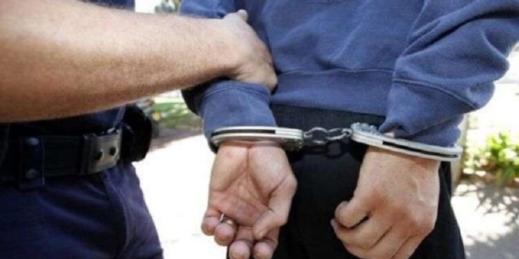 Tentoi ta vjedhë një veturë, arrestohet një person në Pejë