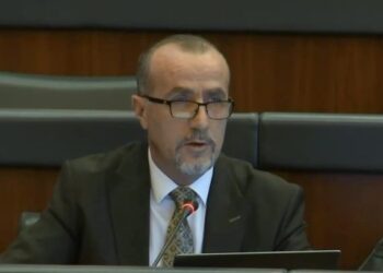 Haxhiu akuzon MSH-në se qëllimisht po e ulë numrin e testimeve