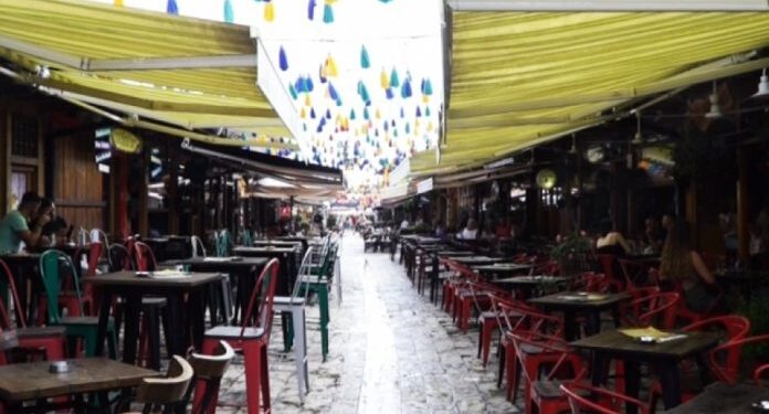 Shoqata e Gastronomëve: Po bëhemi kurban i situatës, nuk përjashtojmë daljen në rrugë