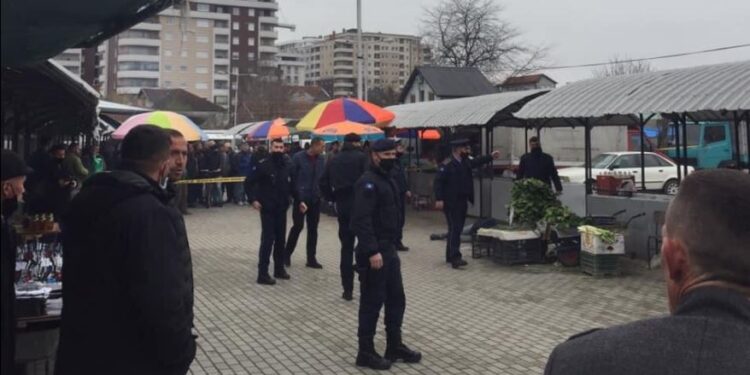 Një i plagosur në tregun e Mitrovicës