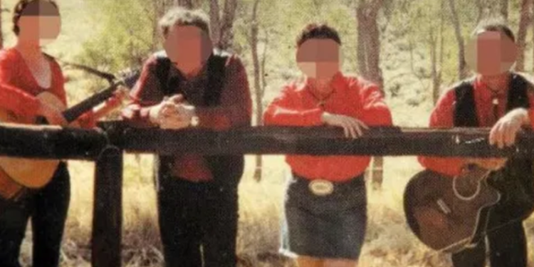 Zbulohet “ferma e incestit”, 3 motra përdhunoheshin nga babai dhe vëllezërit dhe lindin disa fëmijë