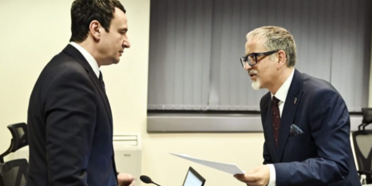 Publikohen dokumentet e mos-nënshkrimit të kontratës për vaksinat nga Arben Vitia (foto)