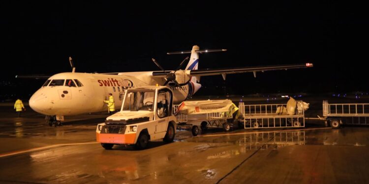 Mbi 8 mijë e 100 vaksina antiCOVID arrijnë në Shqipëri