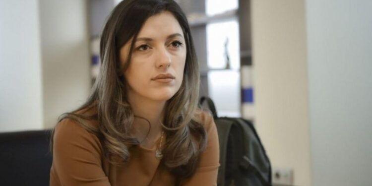 Haxhiu pas arrestimit të policit për sulm seksual: Abuzuesit e dhunuesit nuk kanë vend në shoqërinë tonë