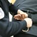 Policia zbulon, arreston dhe ndalon dy grupe të hajnave në Prizren që vodhën mbi 22 mijë euro mall