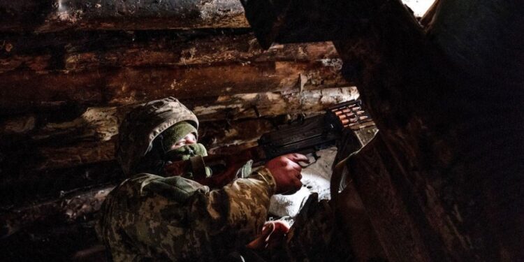 Gati për luftë: “Rusia i vendosë 150 mijë trupa në kufi me Ukrainën dhe në Krime”