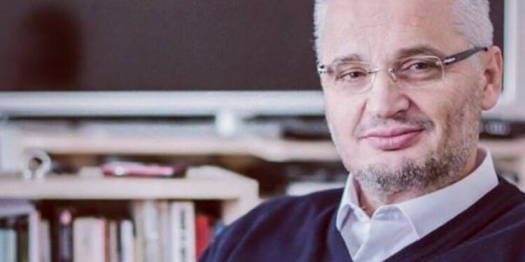 Përjashtojeni nga letërsia, Konicën!