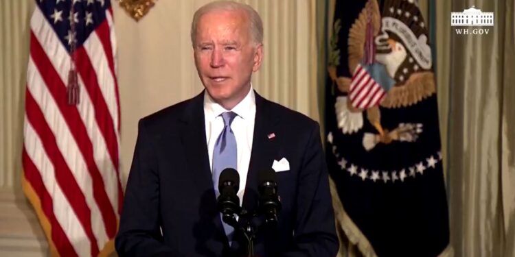 Biden për vaksinat antiCOVID: Tani do të ndihmojmë vendet e tjera