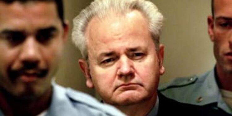 “Serbia po e rehabilitohet kasapi i Ballkanit, Millosheviqin a Kosova po e “vret” UÇK-në