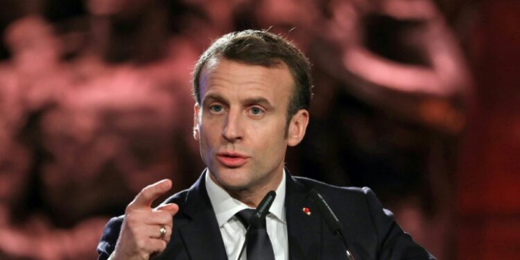 Macron reagon pas vrasjes së polices në Francë: Nuk do të dorëzohemi në luftën kundër terrorizmit islamik