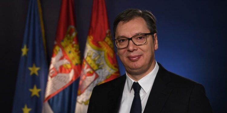 Vuçiç: Kufijtë e Serbisë janë me Kosovën brenda