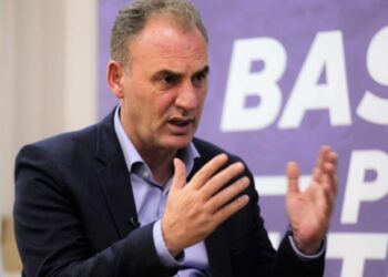 ​Limaj thirrje opozitës: Mos iu nënshtroni shantazhit të shumicës