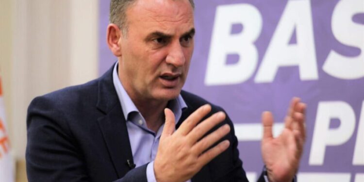 Limaj thirrje opozitës: Mos iu nënshtroni shantazhit të shumicës