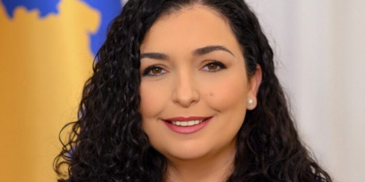 Osmani pret në zyrë ish-presidentët, Sejdiun, Pacollin dhe Jahjagën