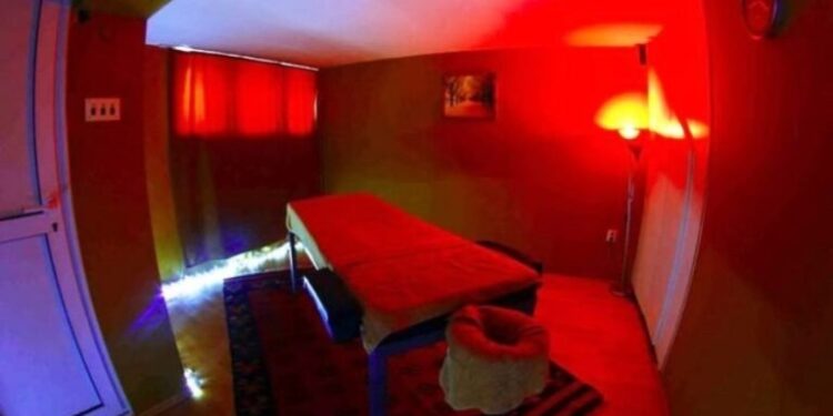 85-vjeçarin, policia e kap dy herë brenda ditës me prostituta