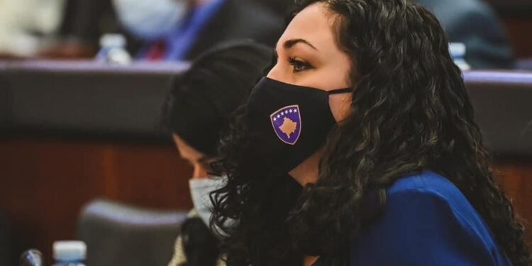 Organizata për Paqe në Botë: Presidentja e re e Kosovës ka kriza të mëdha për t’i marrë përsipër