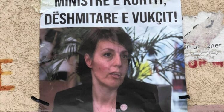 “Ministre e Kurtit, dëshmitare e Vukçit!”