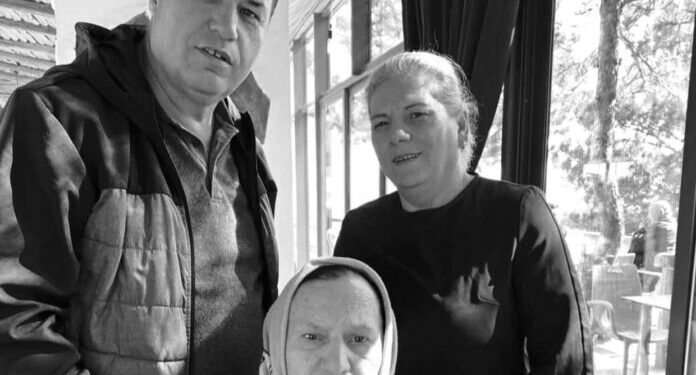 Ma keni tha zemrën: Fjalët prekëse të vajzës për babain, nënën e gjyshen që vdiqën në Shqipëri