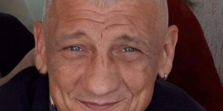 Skandal në Kroaci, kandidati për kryetar komune tregon tatuazhin në organin gjenital (FOTO)