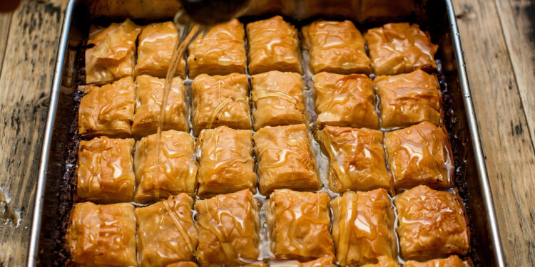 Prizren: Burrë e grua e bëjn llom kunatën, pasi ua përqeshi bakllavanë