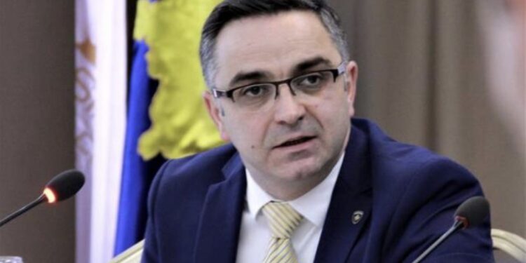 Tahiri: AAK-ja themeloi Ushtrinë, ndaloi ndarjen dhe Vuçiqin me taksën 100%