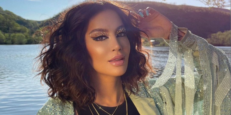 Dafina Zeqiri përfundon në fusha me rroba të shqyera