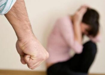 Ushtroi dhunë fizike ndaj gruas, arrestohet një person në Gjakovë