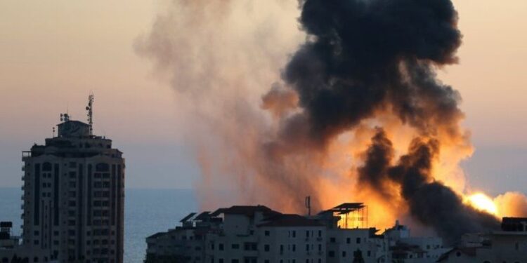 SHBA-ja arrin në Tel Aviv për të ndaluar sulmet mes Izraelit dhe Palestinës