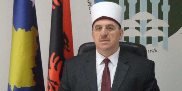 Tërnava uron Bajramin: Namazi falet, pa ceremoni nëpër xhamia
