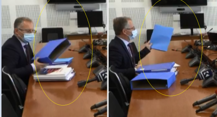 Besnik Bislimi e çon në Komision dosjen 200-300 faqe që e mori në Bruksel, dhe atë që ia dorëzoi Qeveria