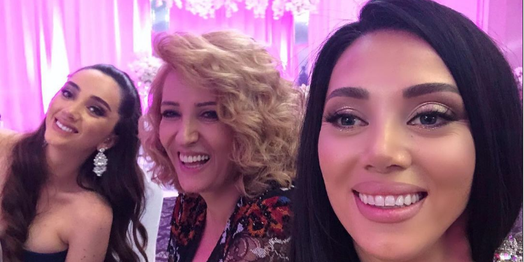 Vajzat e Shkurte Fejzës e festojnë Bajramin me raki (video)