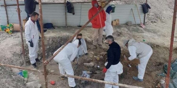Vazhdojnë gërmimet në varrezën masive në Kizhevak të Serbisë