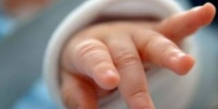 Vdekja e foshnjës gjatë lindjes, ndalohet për 48 orë mjeku i Spitalit të Gjilanit