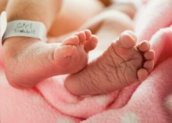 Nëna e braktis foshnjen menjëherë pas lindjes në QKUK