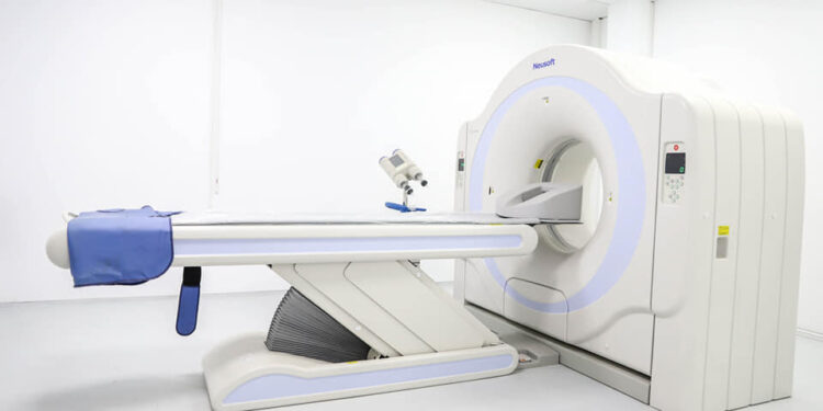 Radiologjia në QKUK për herë të parë kryen rezonancën magnetike të kurrizit