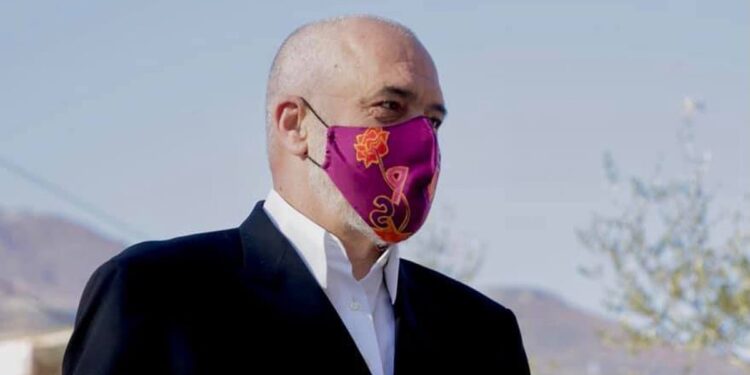 Edi Rama: Deri më tash janë kryer 500 mijë vaksinime kundër COVID-19