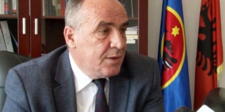 Haki Rugova thotë se kontratën për tenderin që e fitoi vëllai i tij e nënshkroi aksidentalisht