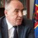 Haki Rugova thotë se kontratën për tenderin që e fitoi vëllai i tij e nënshkroi aksidentalisht