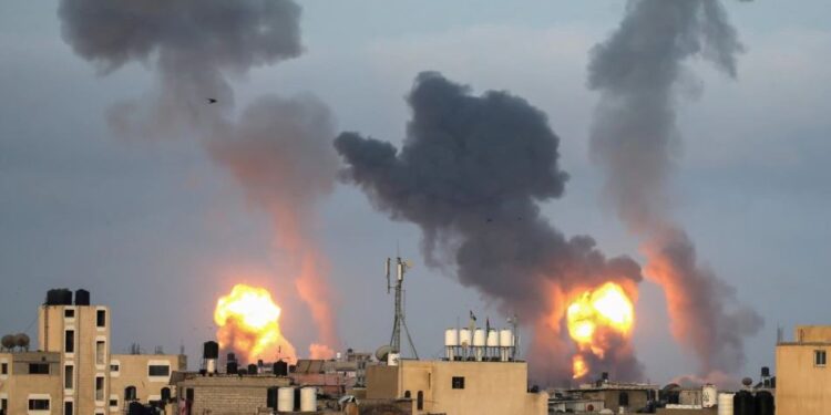 Dhjetëra të vrarë në luftën midis Izraelit dhe Hamasit